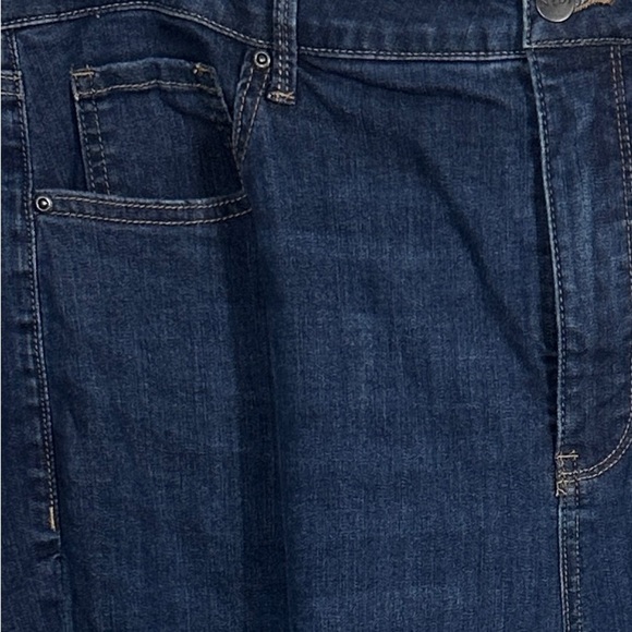 NYDJ size 18W, Margot Girlfriend cut, - Picture 3 of 9